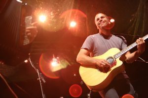 Jack Johnson supports the environmental restoration efforts of Rainforest Rescue